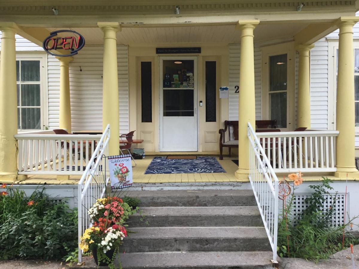 Marmora And Lake Inn And Victorian Diner Exterior foto